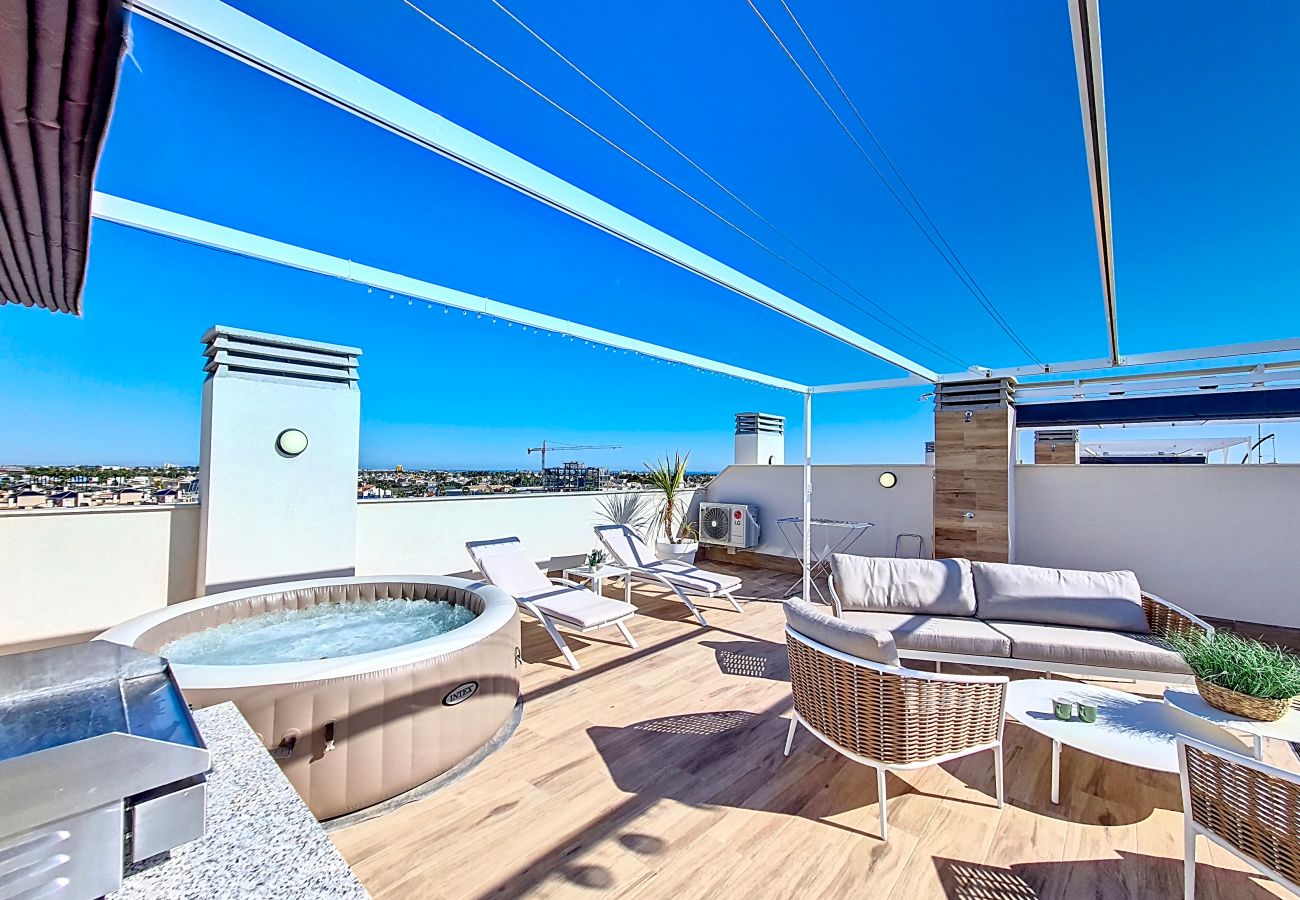 Velapi a modern penthouse apartment near Mar Menor, Roda & Los Alcazares.